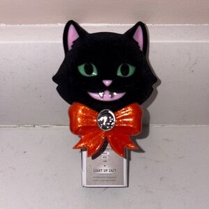 Bath & body Works Halloween Black Cat Wallflowers w/ Light & scent control